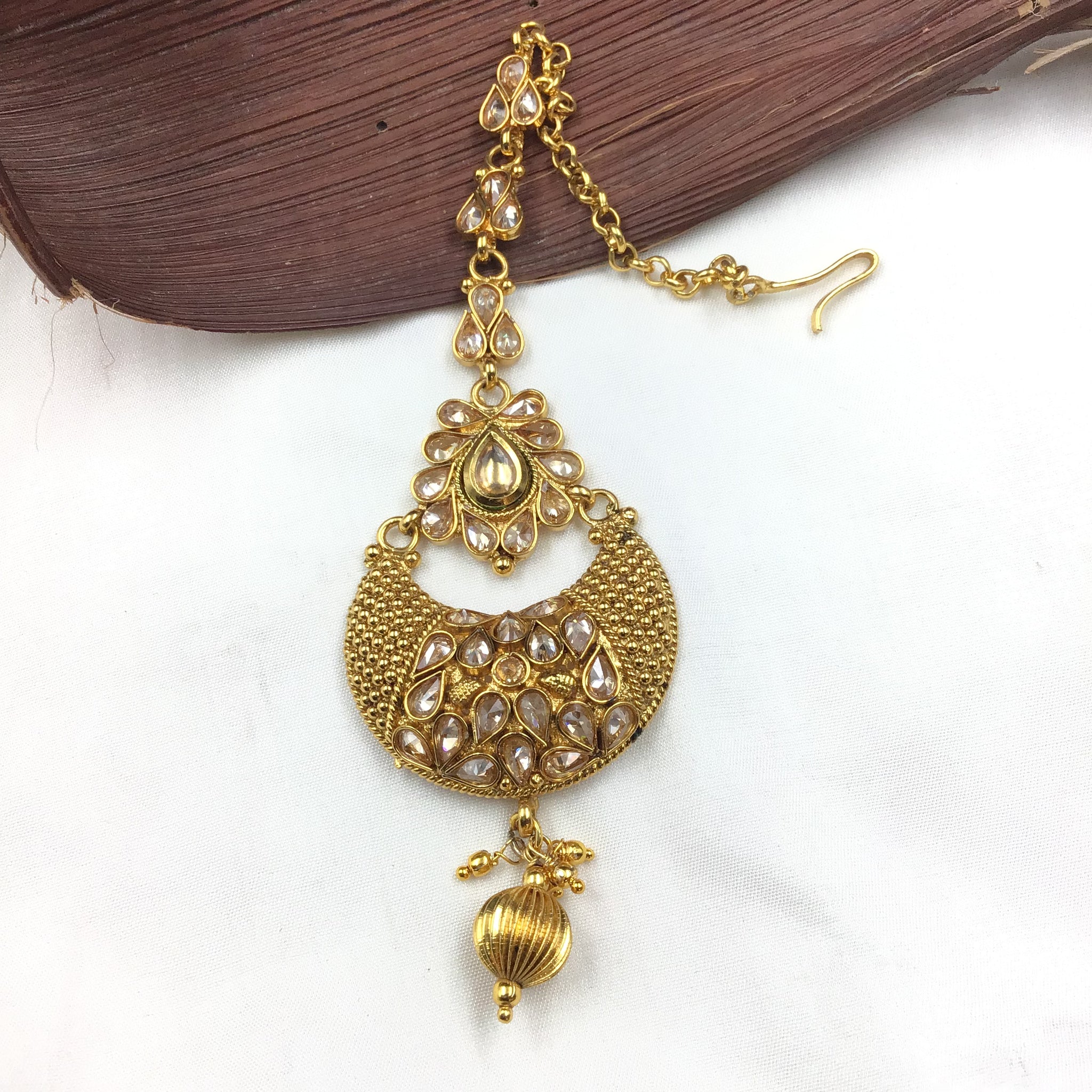 Gold Look Maang Tikka 9159-100 - Dazzles Jewellery