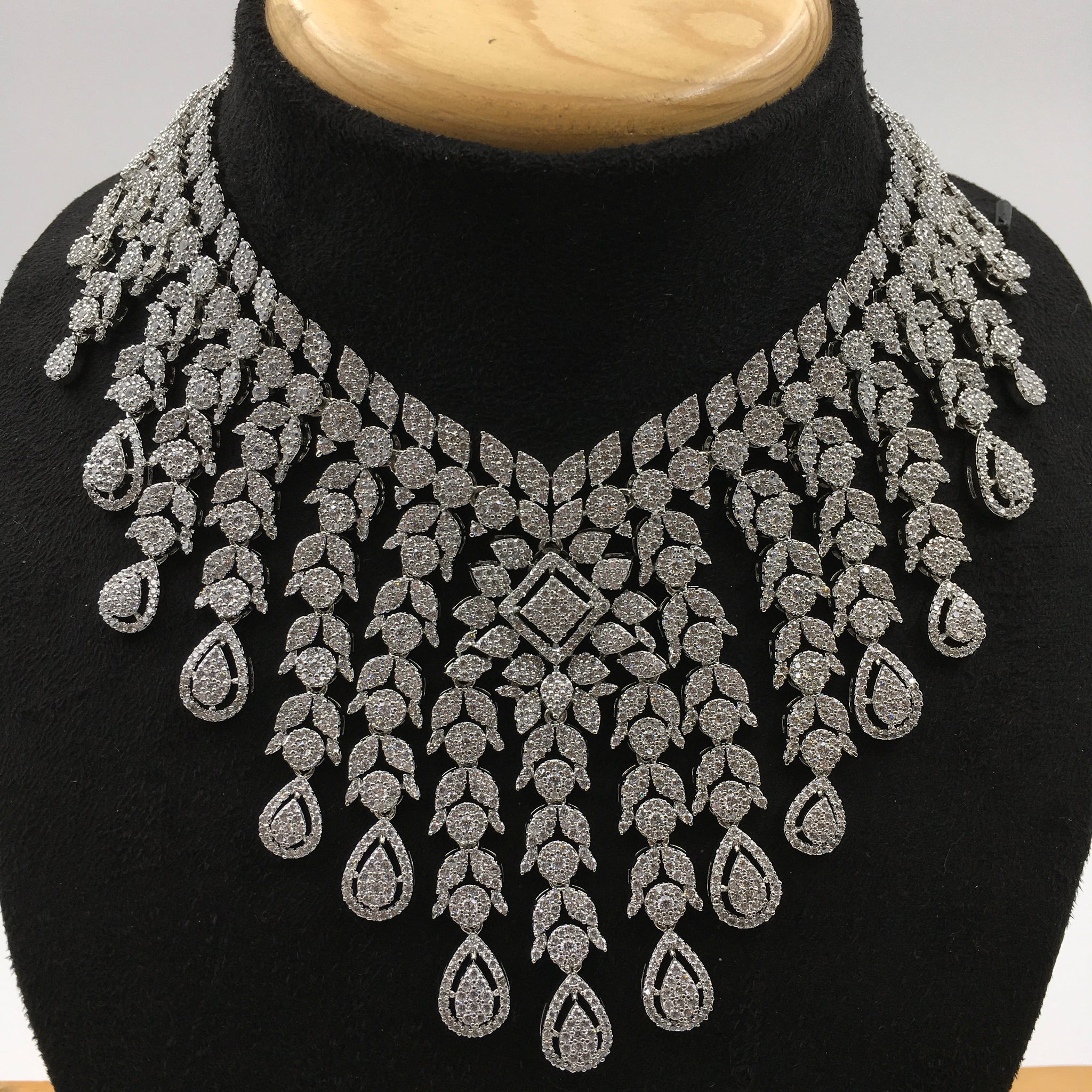 Round Neck Zircon/AD Necklace Set 8570-08 - Dazzles Jewellery