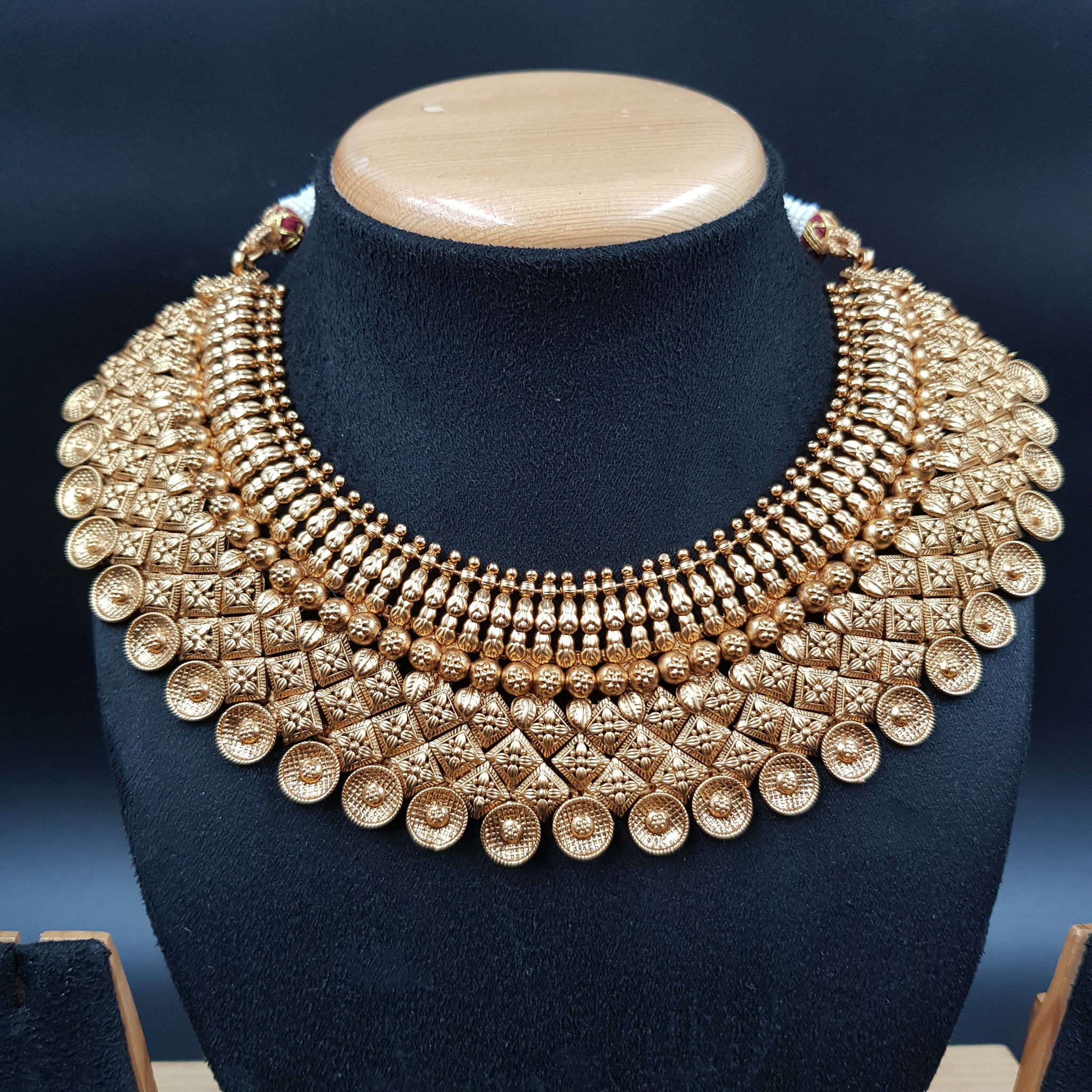 Round Neck Gold Look Necklace Set 3657-28 - Dazzles Jewellery