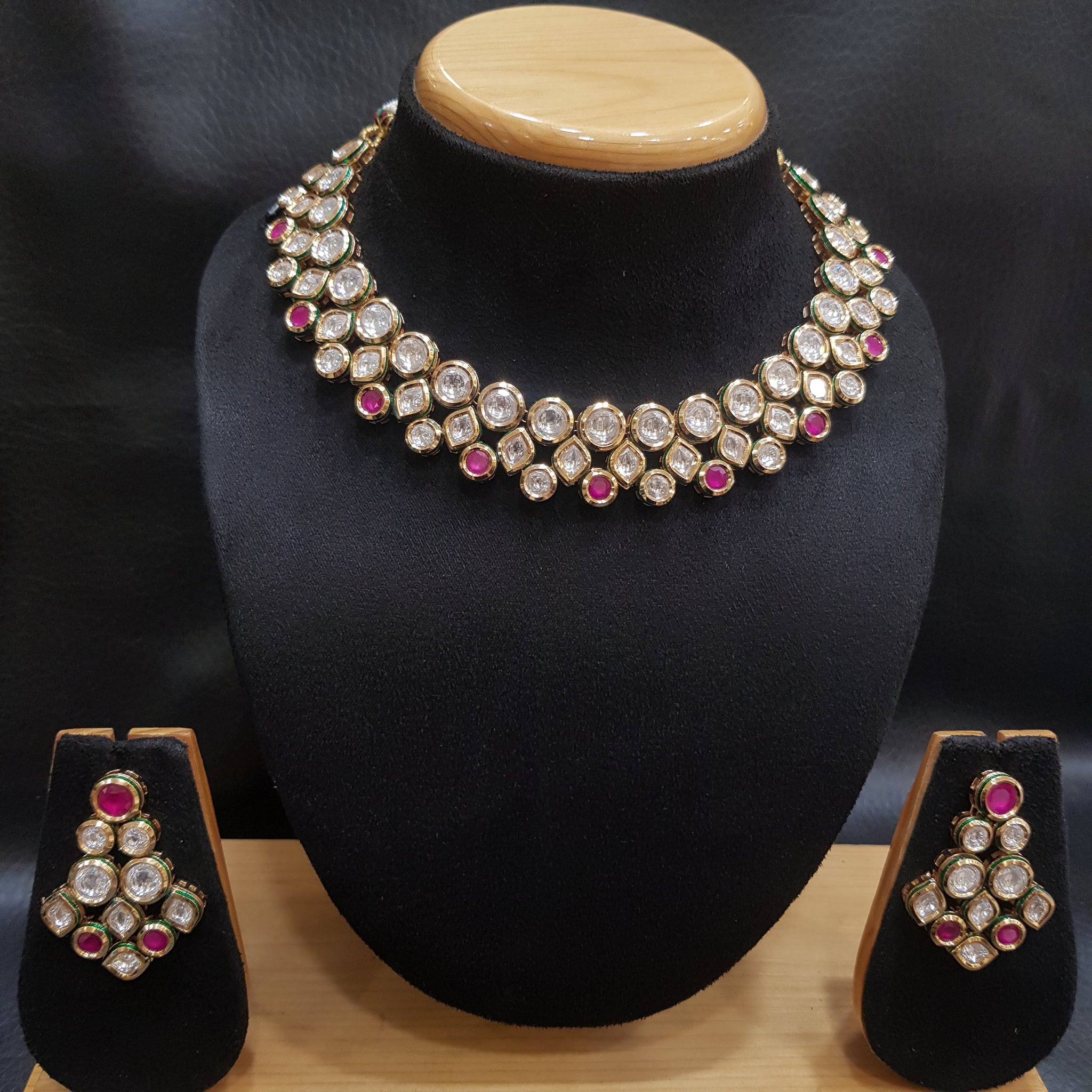 Round Neck Kundan Necklace 4257-68 - Dazzles Jewellery