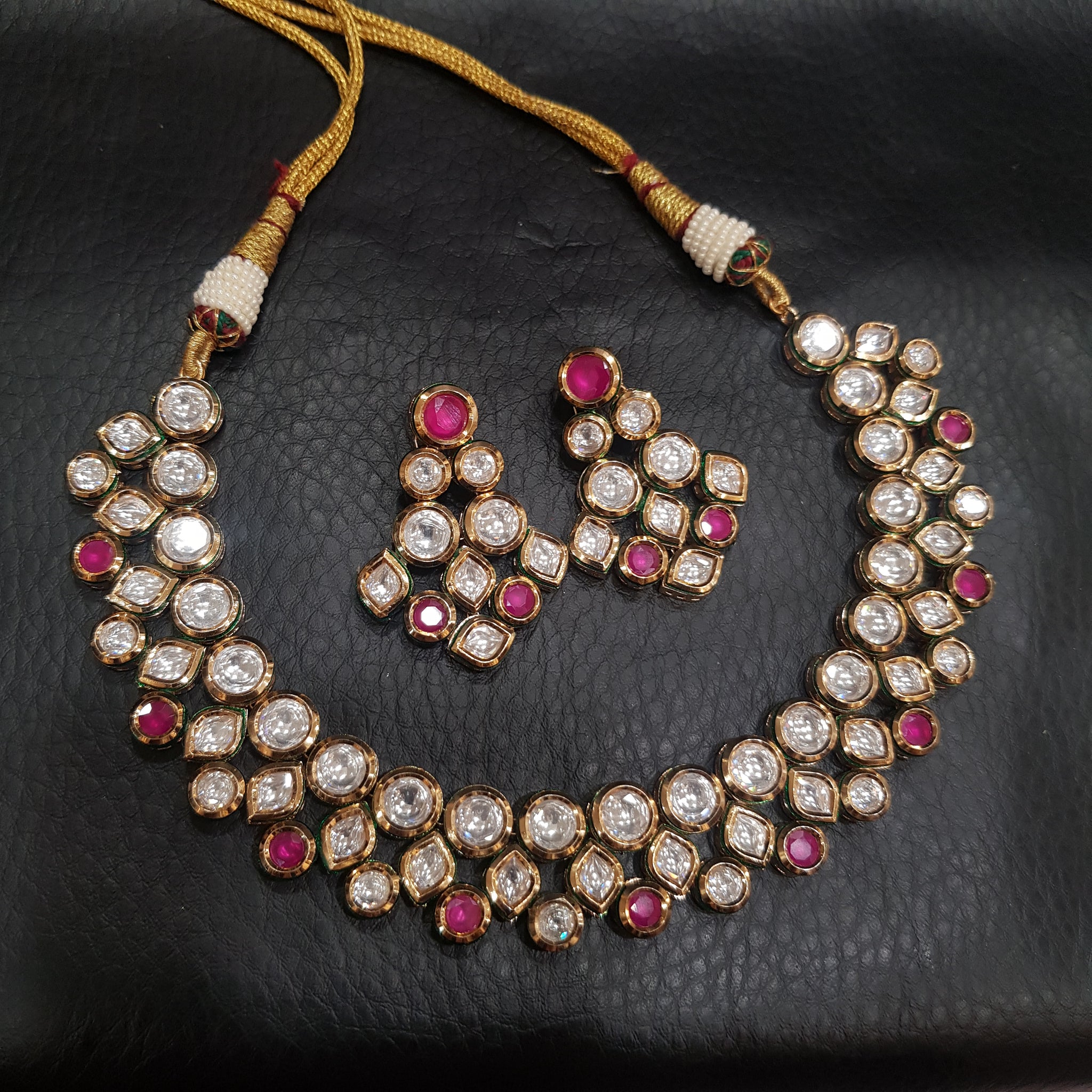 Round Neck Kundan Necklace 4257-68 - Dazzles Jewellery