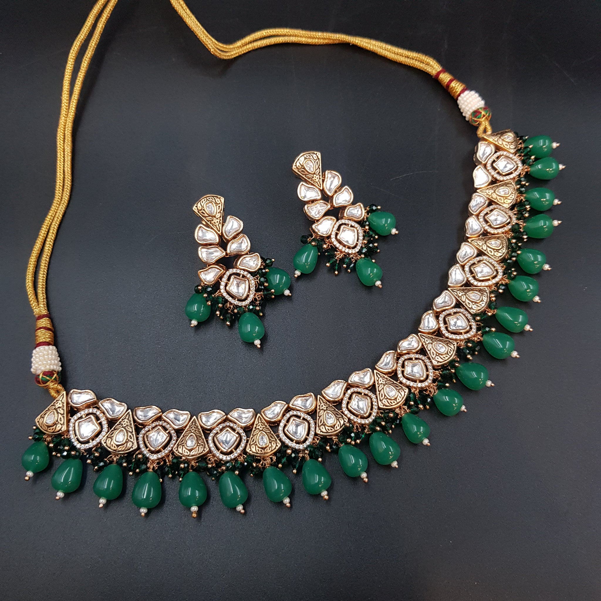 Round Neck Kundan Necklace Set 5286-68 - Dazzles Jewellery