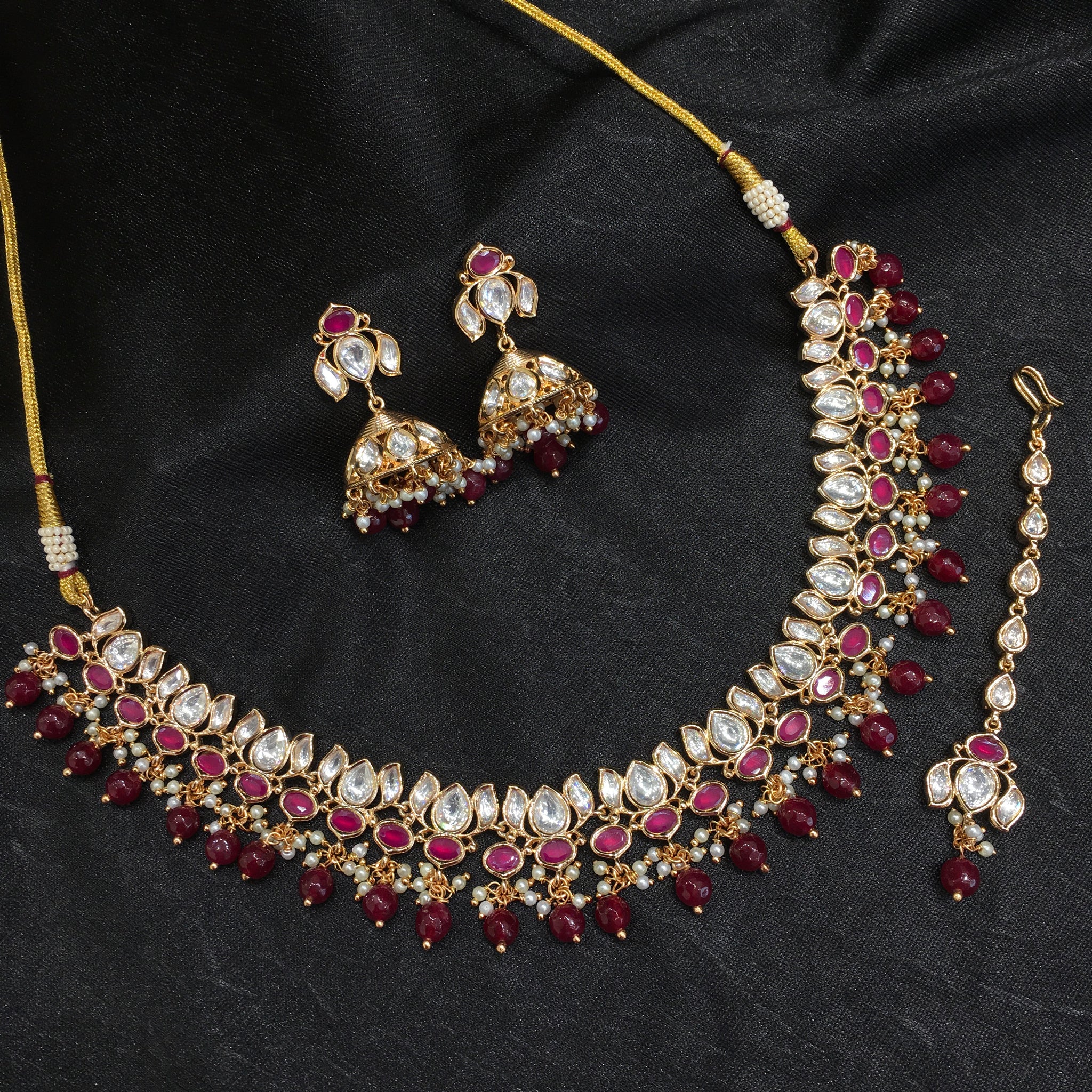 Round Neck Kundan Necklace 4253-68 - Dazzles Jewellery