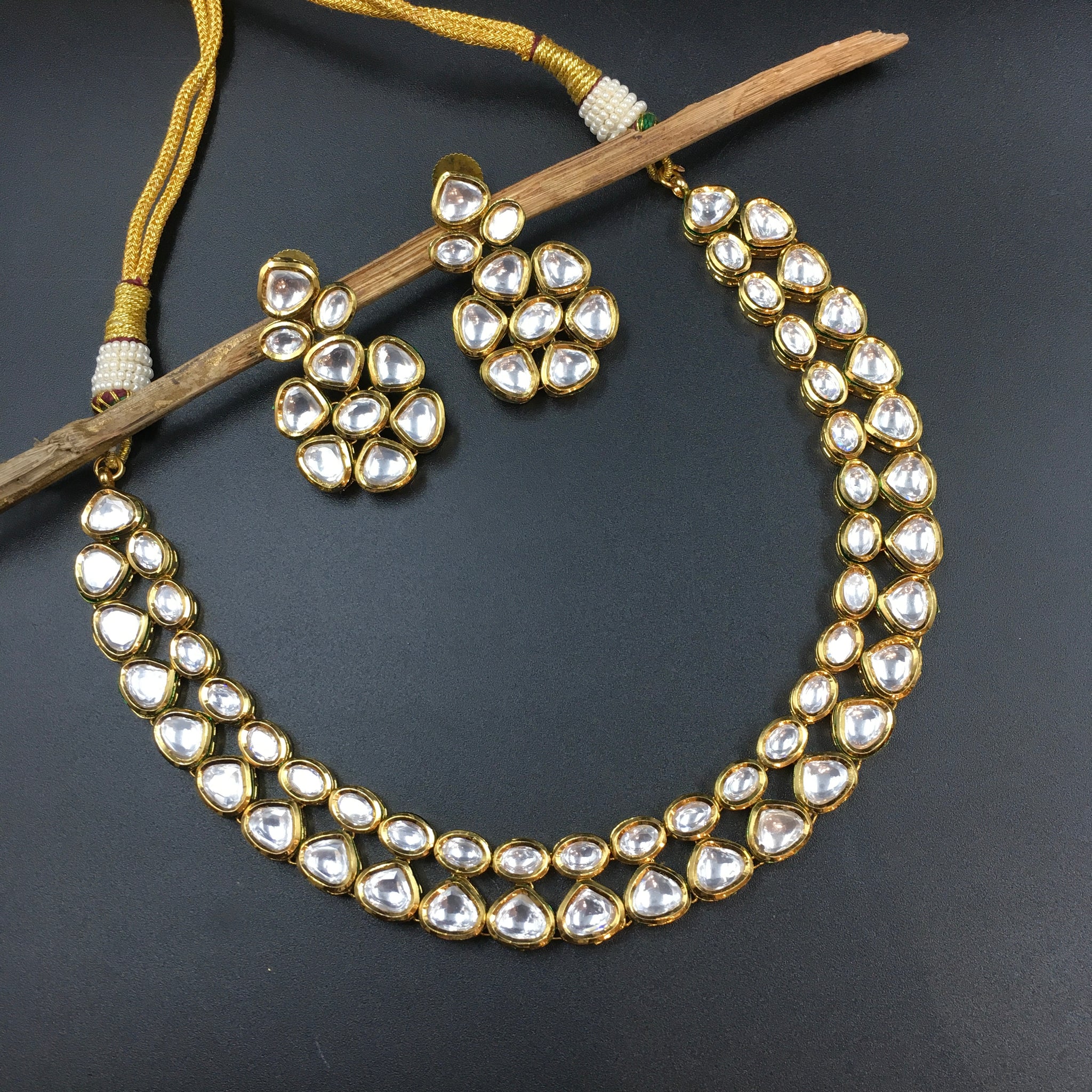 Round Neck Kundan Necklace Set 3717-28 - Dazzles Jewellery