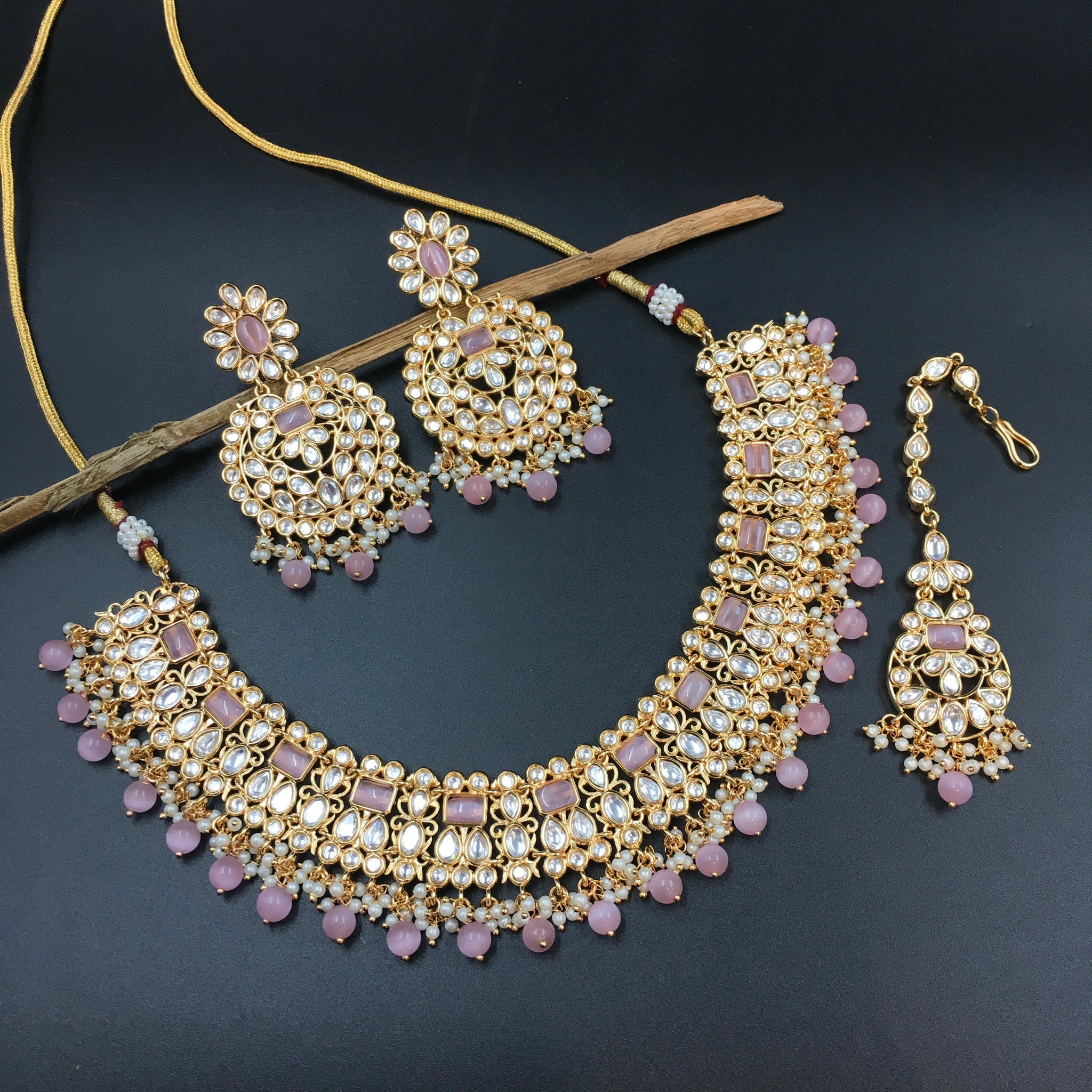 Round Neck Kundan Necklace Set 3711-28 - Dazzles Jewellery