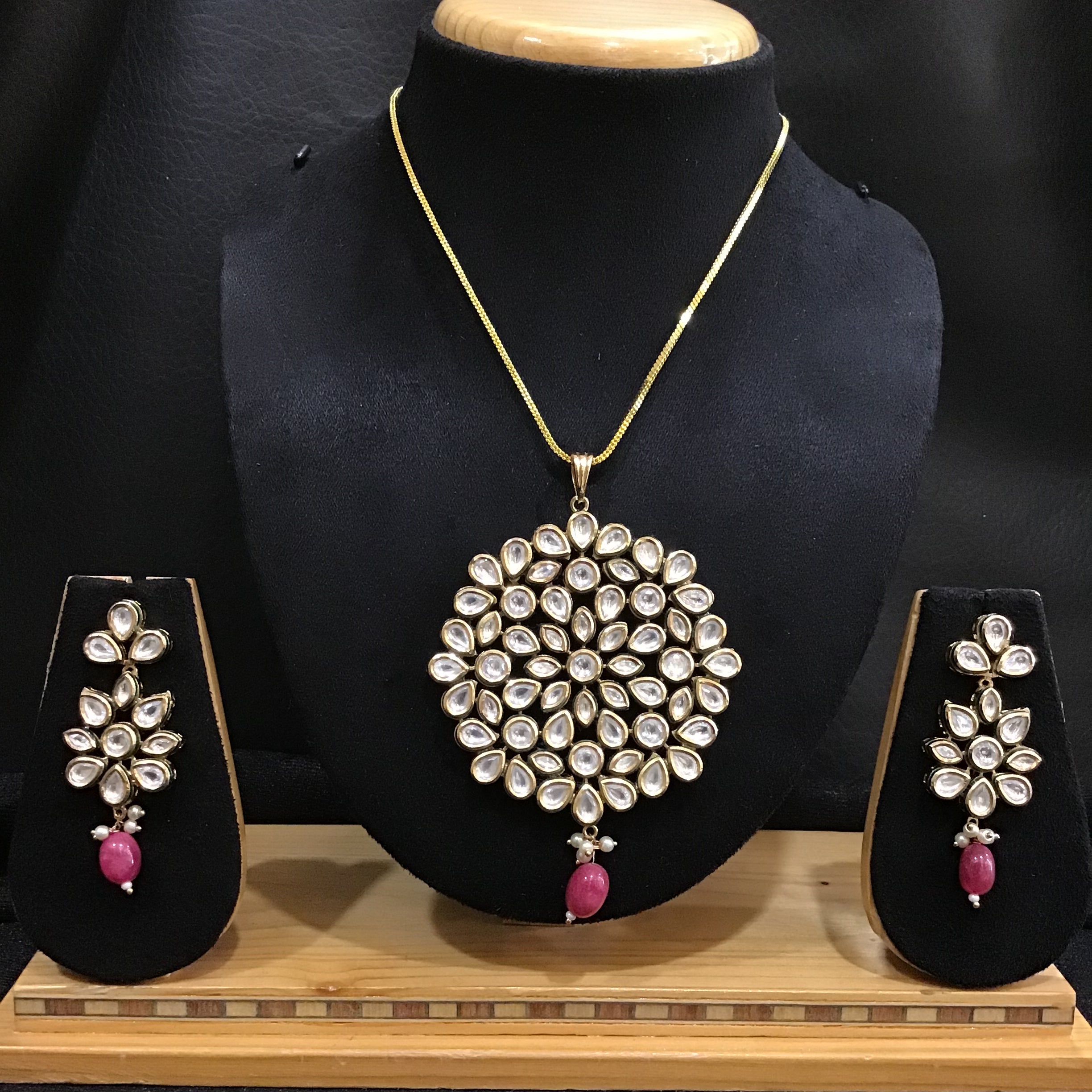 Kundan and hot sale ruby set