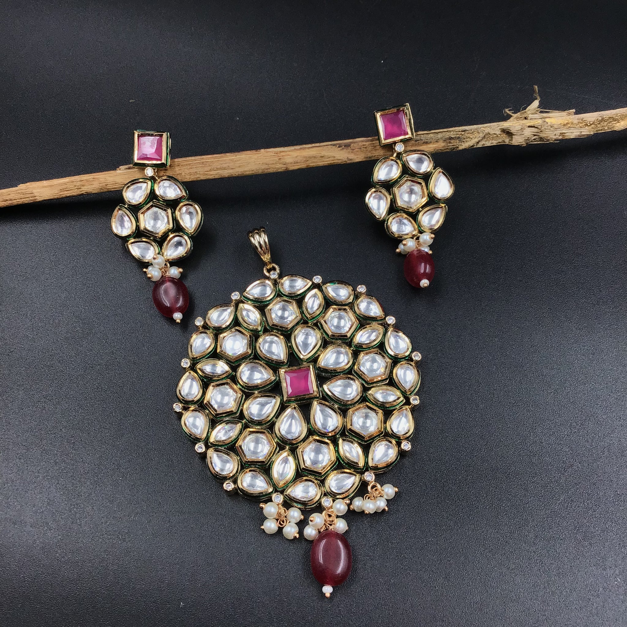 Medium Kundan Pendant Set 6108-4 - Dazzles Jewellery