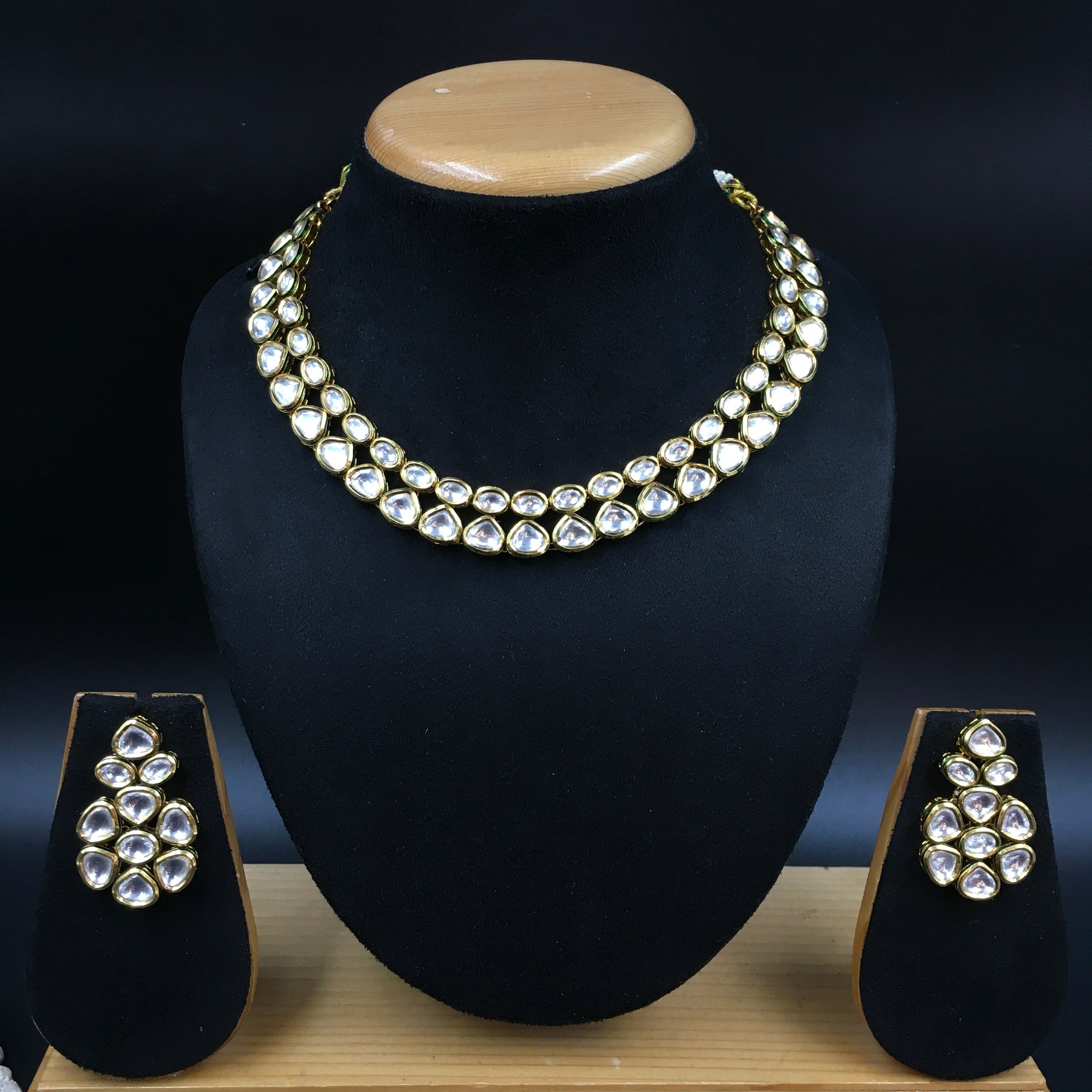 Round Neck Kundan Necklace Set 3717-28 - Dazzles Jewellery