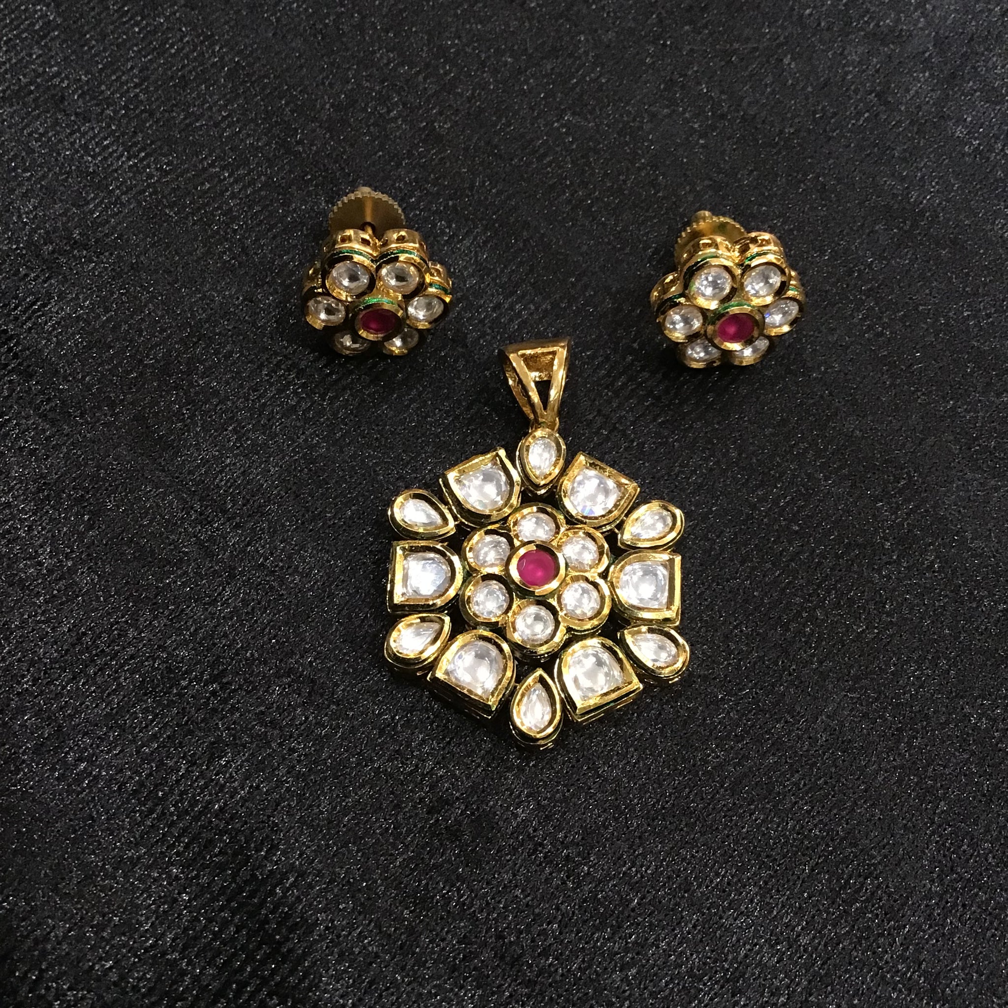 Ruby Kundan Pendant Set with Tops - Dazzles Jewellery